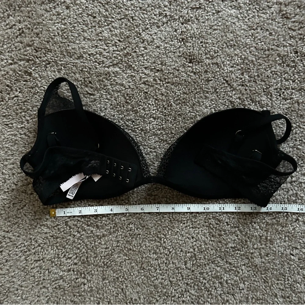 Victoria's Secret Black Lace Plunge Underwired Bra Size 34DD